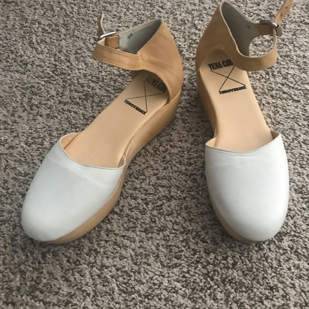 Leather sandal!